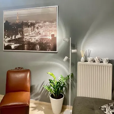 Nastazia Villa *